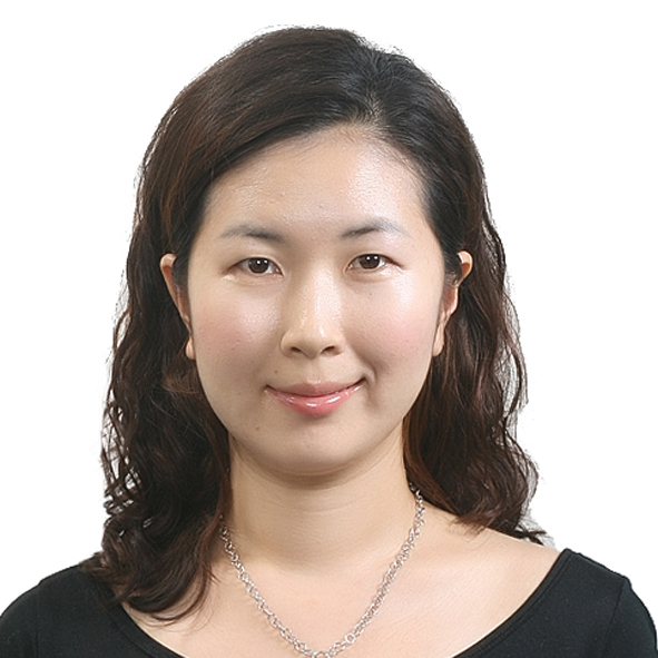 김윤진 사진